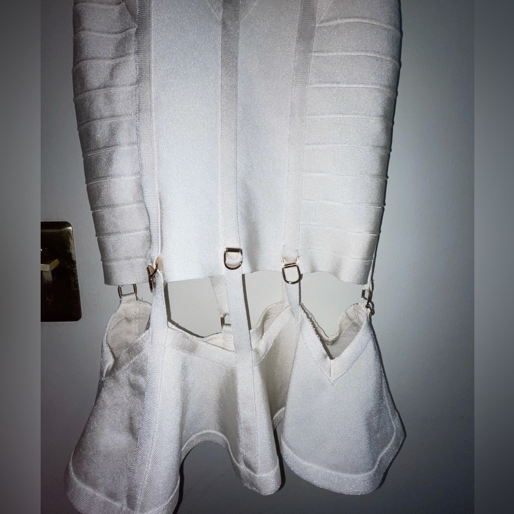White bandage cut out dress with gold metal - Picture 5 of 10